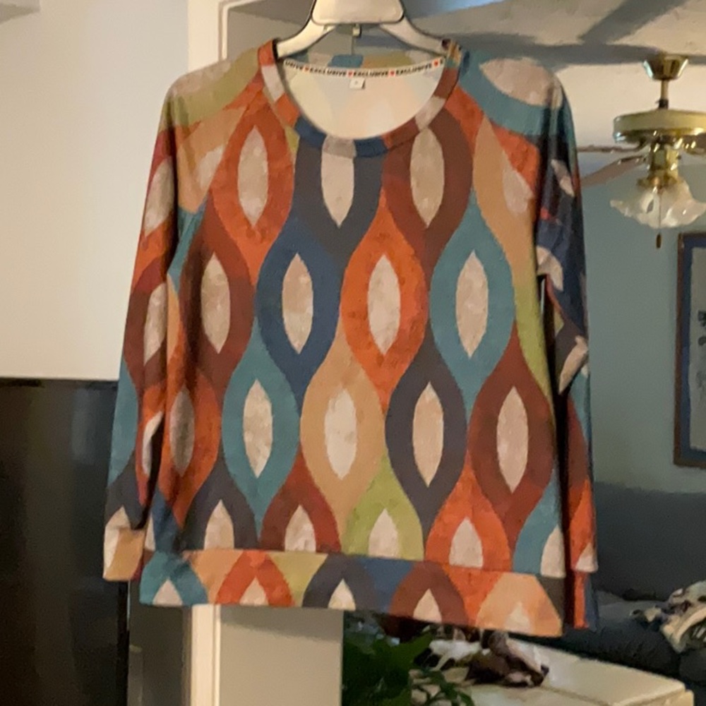 Long sleeved top size XL